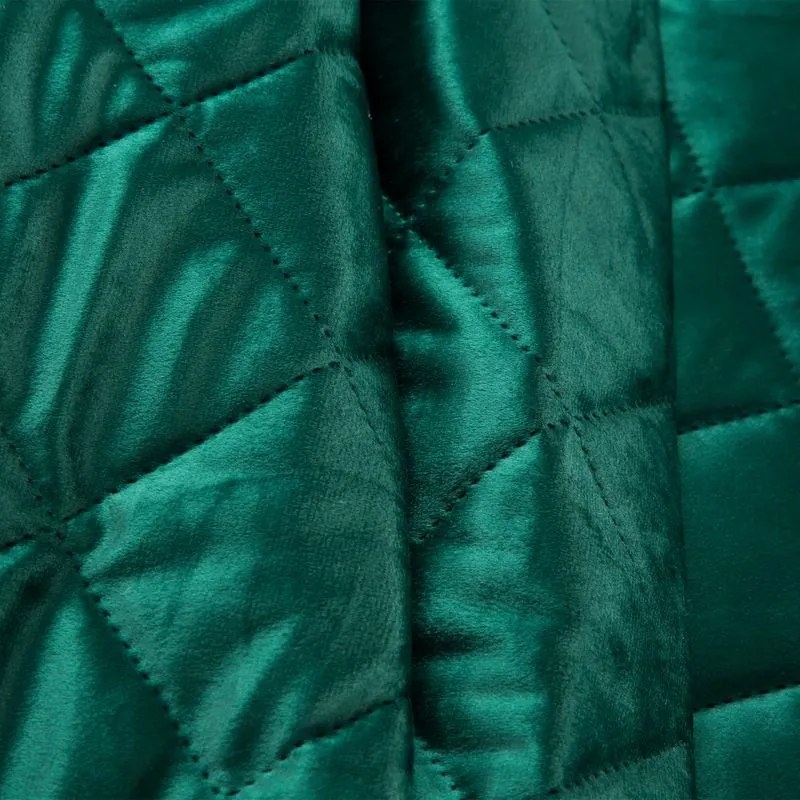 EUROFIRANY Elegantný vlnený prehoz na posteľ z kvalitného zamatu s výrazným leskom 220 cm x 240 cm tmavozelená 100 % polyester Varianta: 386335