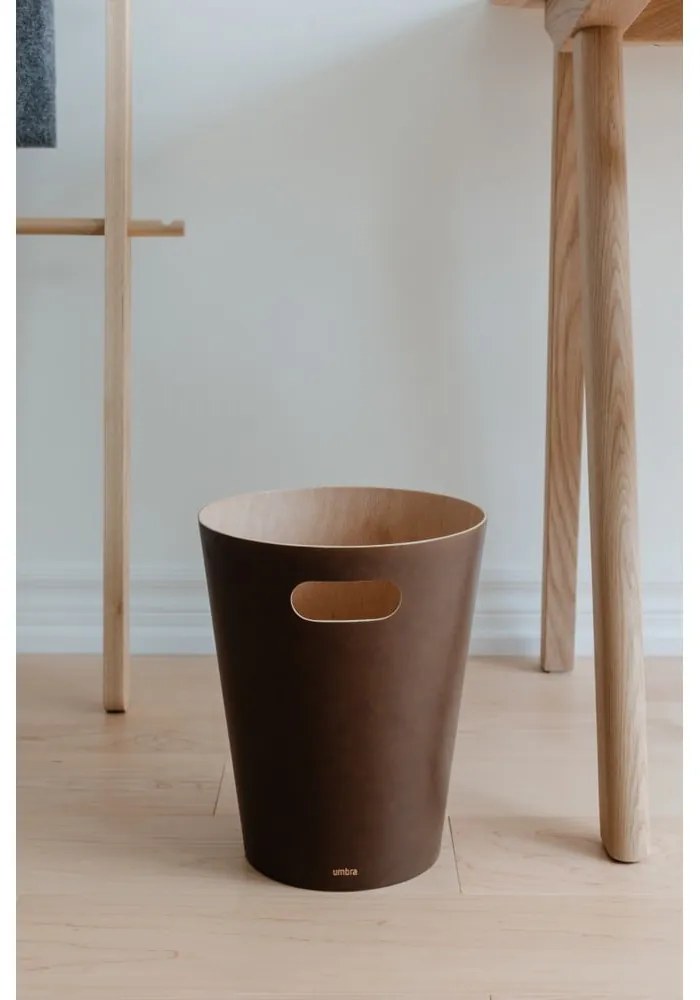 Drevený odpadkový kôš 7,5 l Woodrow – Umbra