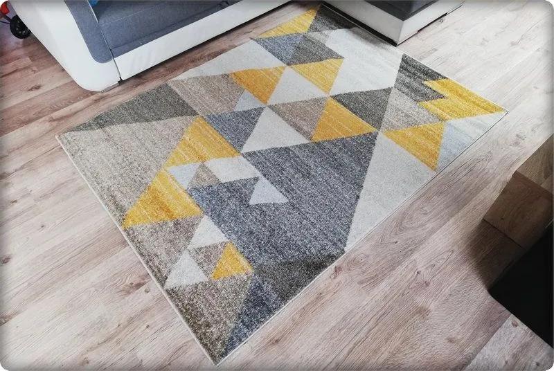 Dekorstudio Moderný koberec RELAX - Žlté trouholníky Rozmer koberca: 180x260cm