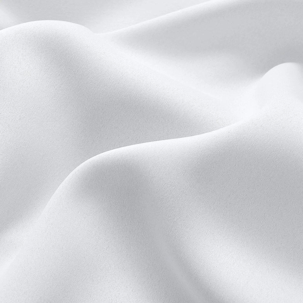 Goldea zatemňovací záves blackout so saténovým leskom - strieborný 270x220 cm