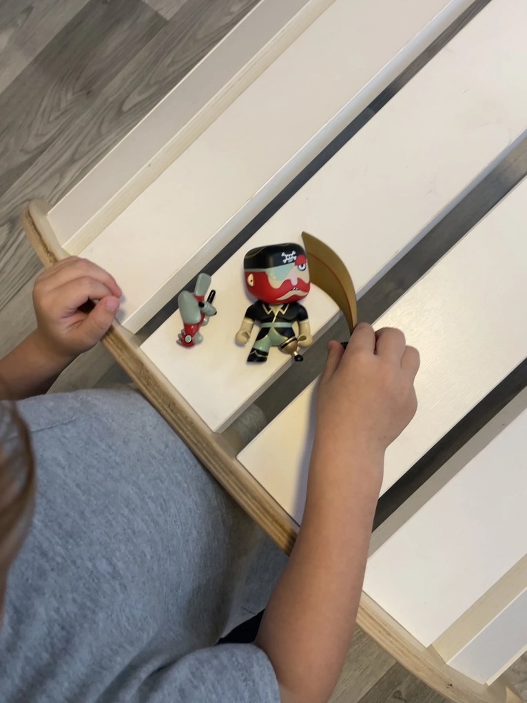 Arty Toys – pirát Sam Parrot