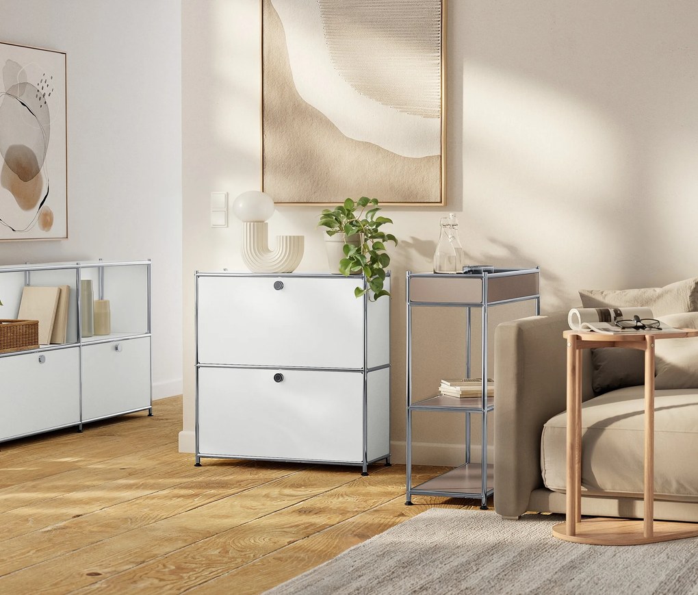 Bočný stolík z masívneho dreva