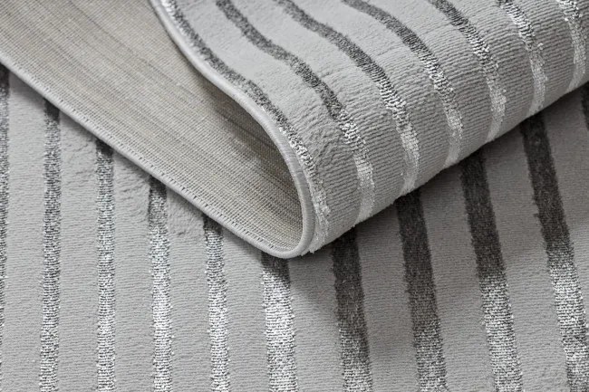 Koberec LIRA E2557 geometrický, štrukturálny, glamour - sivý