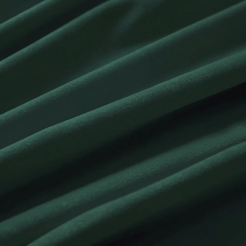 Biante Veľký zamatový obdĺžnikový obrus Velvet Premium SVP-044 Lesná zelená 160x200 cm