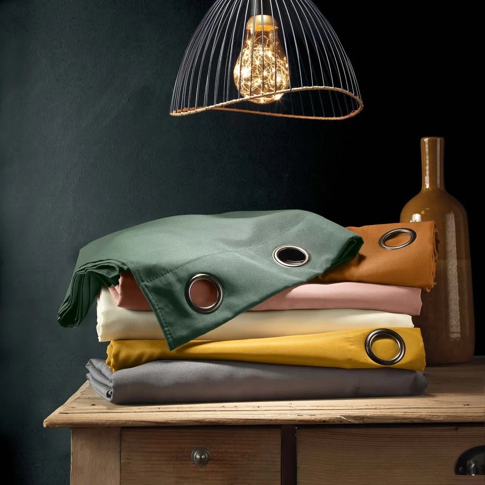 Červený záves 140x180 cm Essentiel – douceur d'intérieur