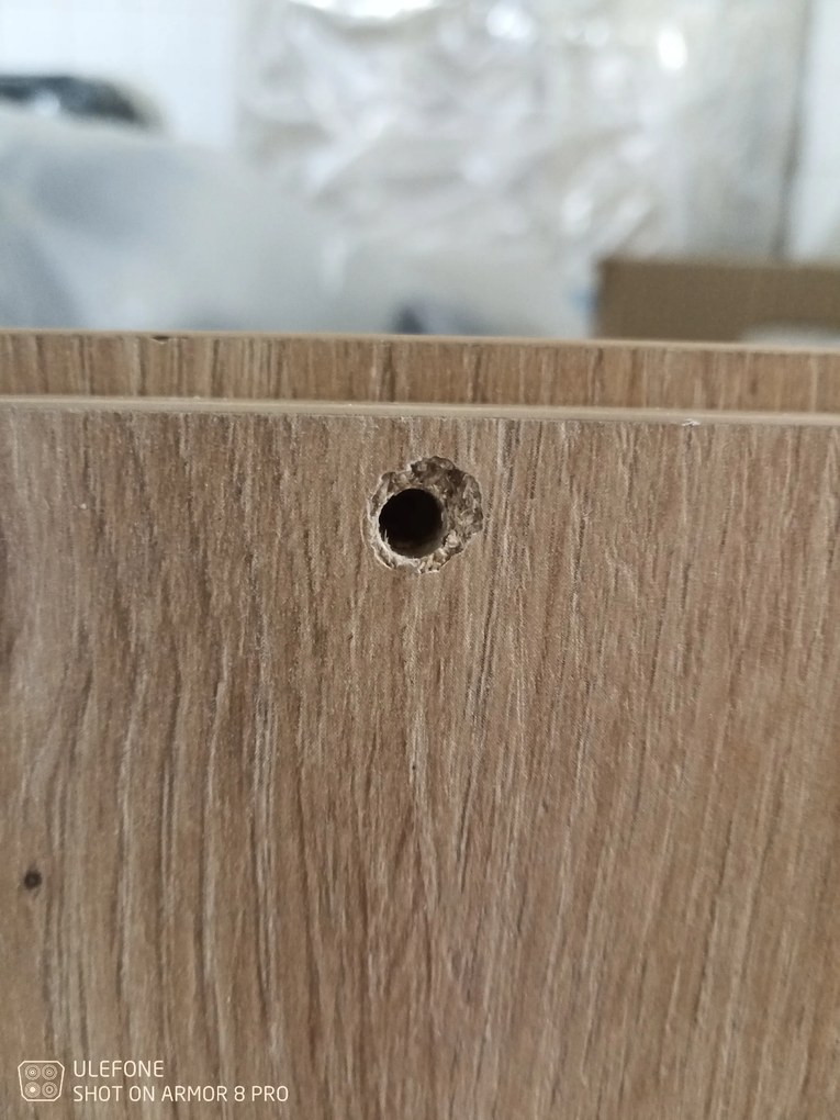 AKCIA Nástenný TV stolík ENTSIAN 150x40cm, dub artisan II. akosť