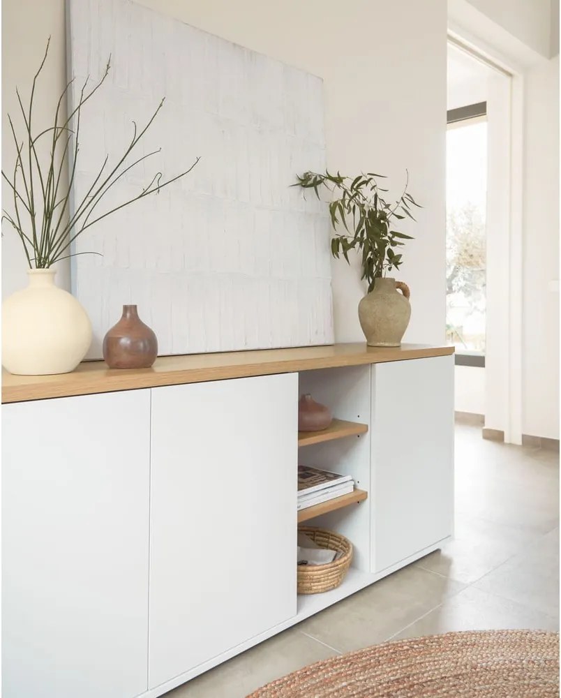 Biela komoda v dekore duba 180x75x36 cm Abilen – Kave Home