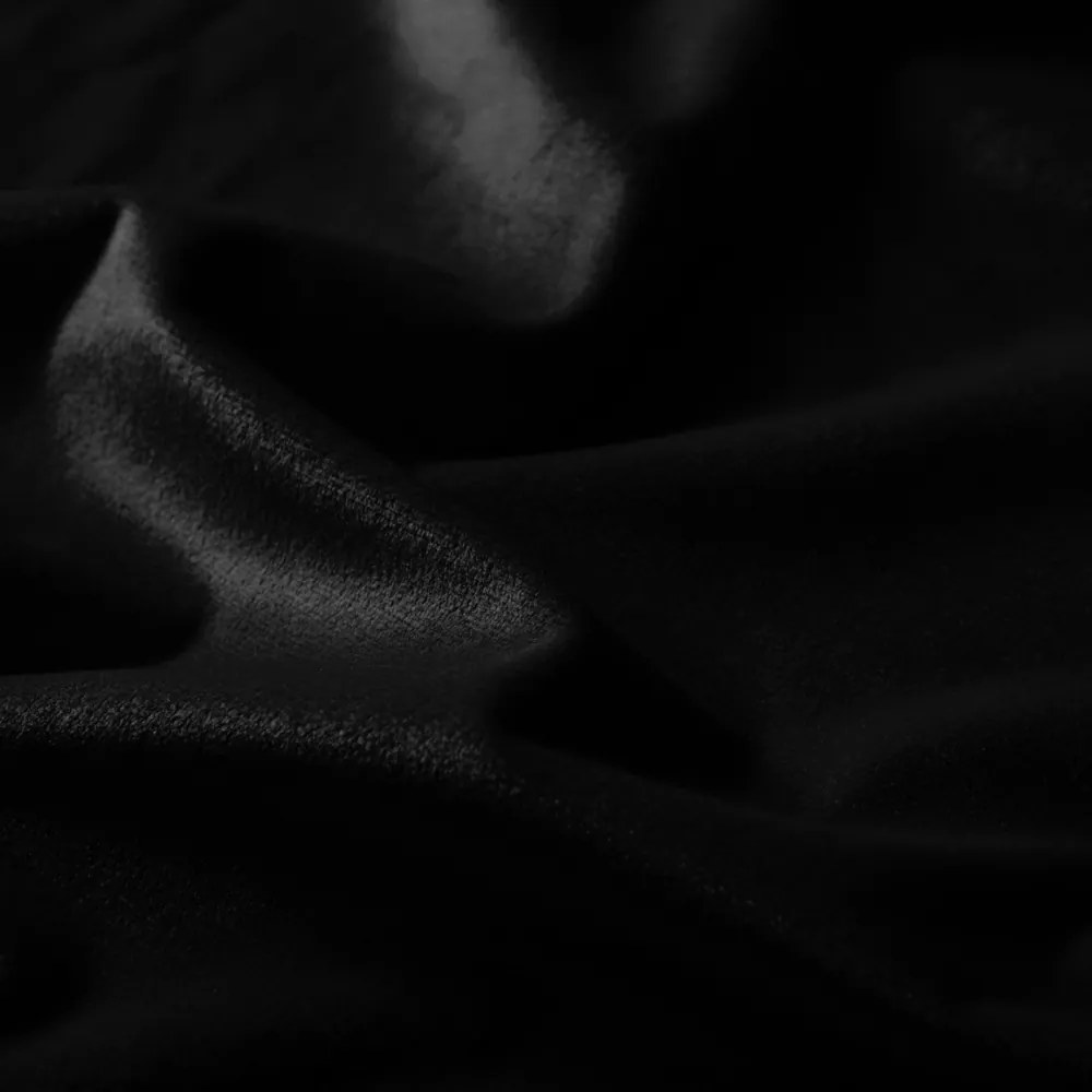 Biante Zamatový záves Velvet Prémium SVP-041 Čierny - šírka 135 cm 135x260 cm