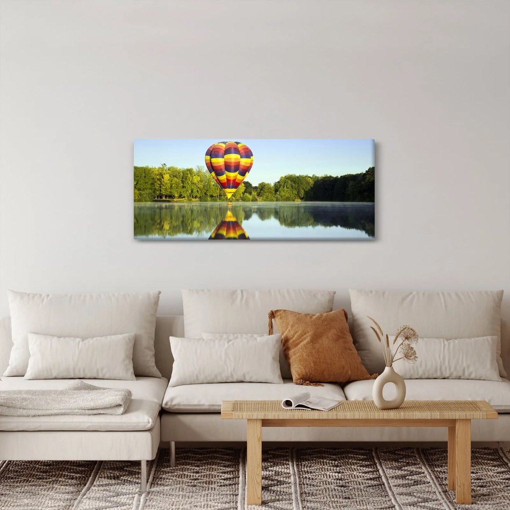 Obraz teplovzdušného balóna na jazere (120x50 cm)