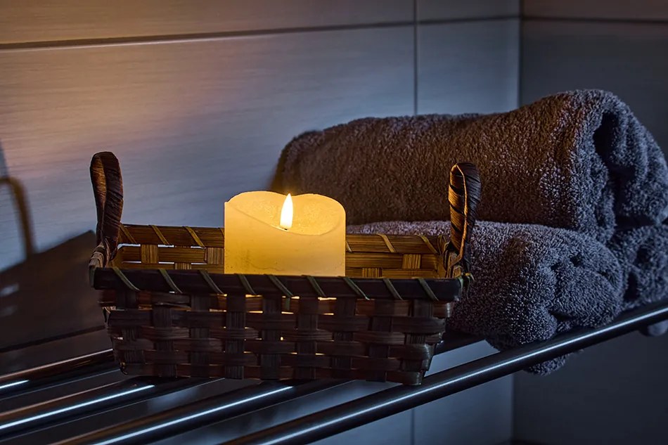 DECOLED LED sviečka, vosk, 8 x 12,5 cm, mandľová