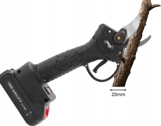 Akumulátorové nožnice na konáre 25 mm – dve batérie, nabíjačka, kufrík