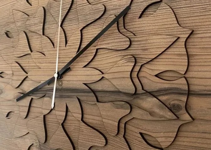 Drevené štvorcové hodiny Mandala