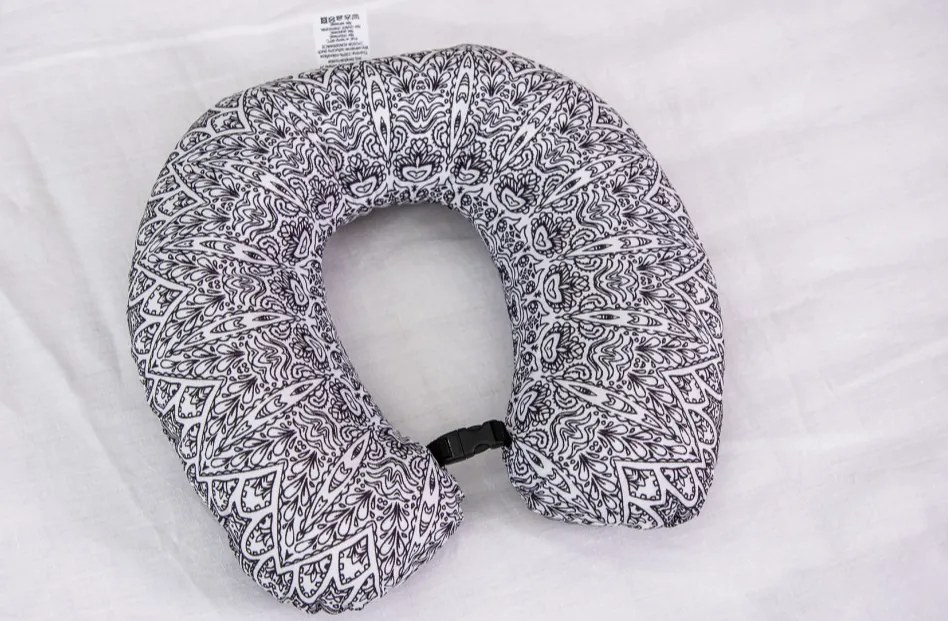 Turistický croissantový vankúš vzor č.3