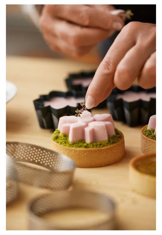 Silikónové formy na pečenie muffinov v súprave 6 ks Flower – Blomsterbergs