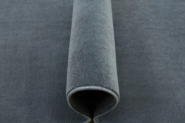 Protišmykový koberec PLUSH sivý