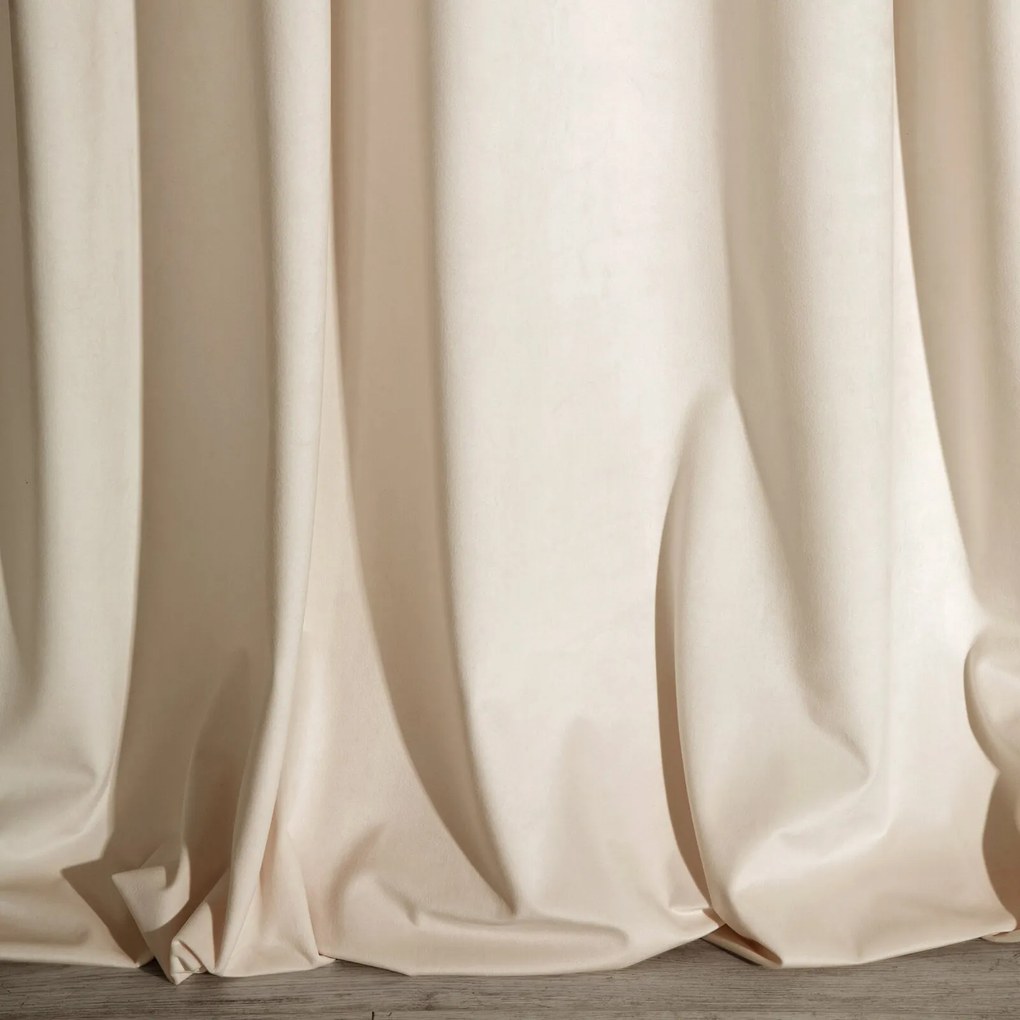 ZATEMŇOVACÍ ZÁVES NA KRÚŽKOCH RIA 140X250 CM KRÉMOVÁ