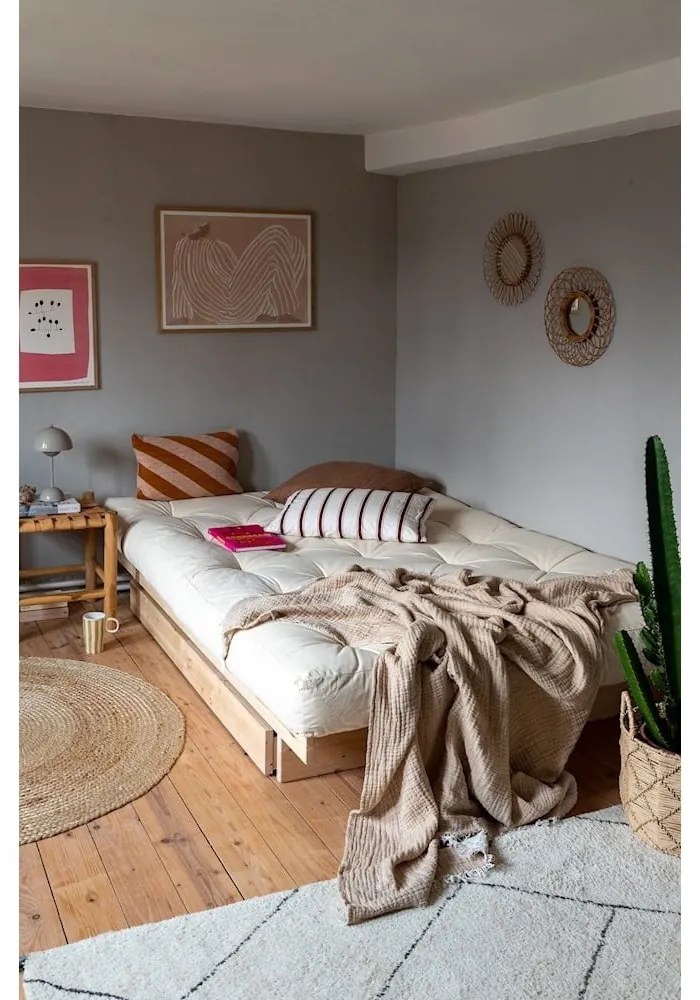 Dvojlôžková posteľ z borovicového dreva s úložným priestorom s roštom 140x200 cm v prírodnej farbe Kanso – Karup Design