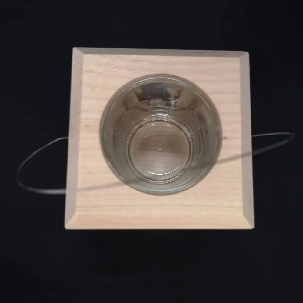 AMADEA Drevený lampáš s motívom hviezd, masívne drevo, 9x9x9 cm