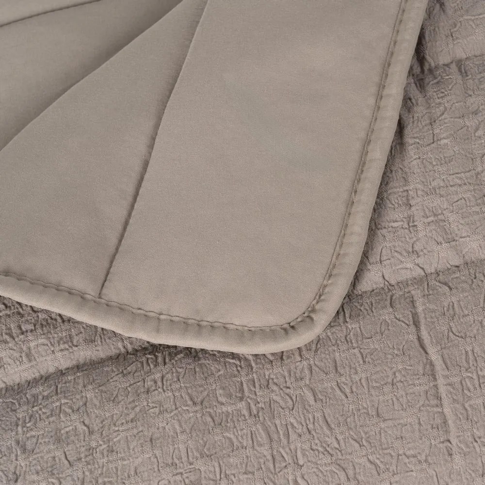 Taupe prešívaný pléd 180x260 cm – Ixia