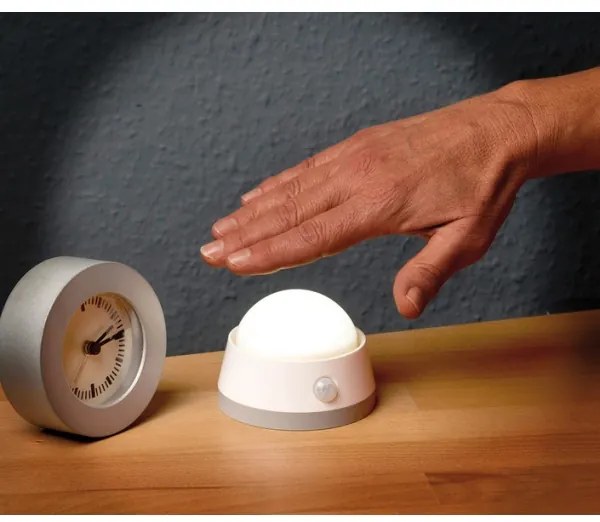 Brennenstuhl - LED orientačné svietidlo so senzorom pohybu LED/3xAA 3000K