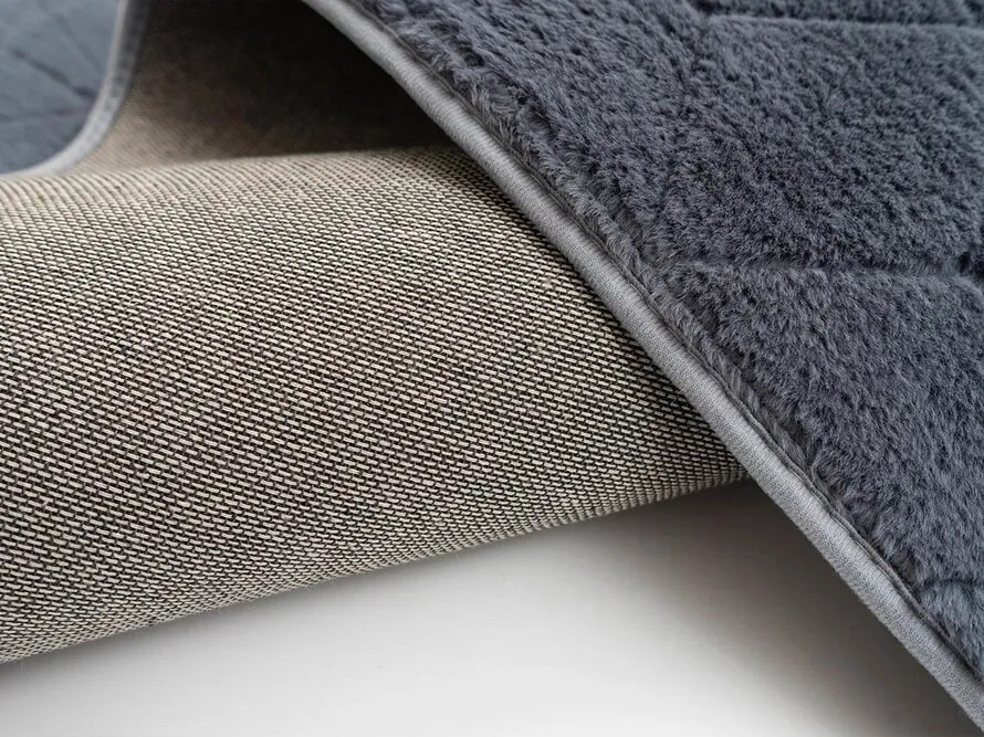 TZ Tmavosivý obdĺžnikový koberec 3D Rabbit Rozmer: 140x200 cm