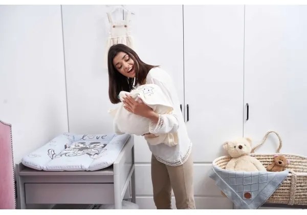 CebaBaby - Prebaľovacia podložka s trojhranná DISNEY 50x70 cm modrá