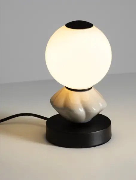 Dizajnová stolová lampa Pallina A