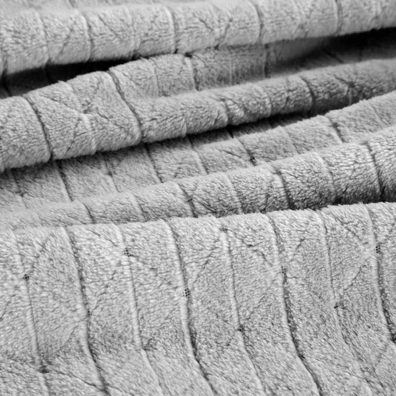 Dekorstudio Deka CINDY4 v striebornej farbe Rozmer deky: 170x210cm
