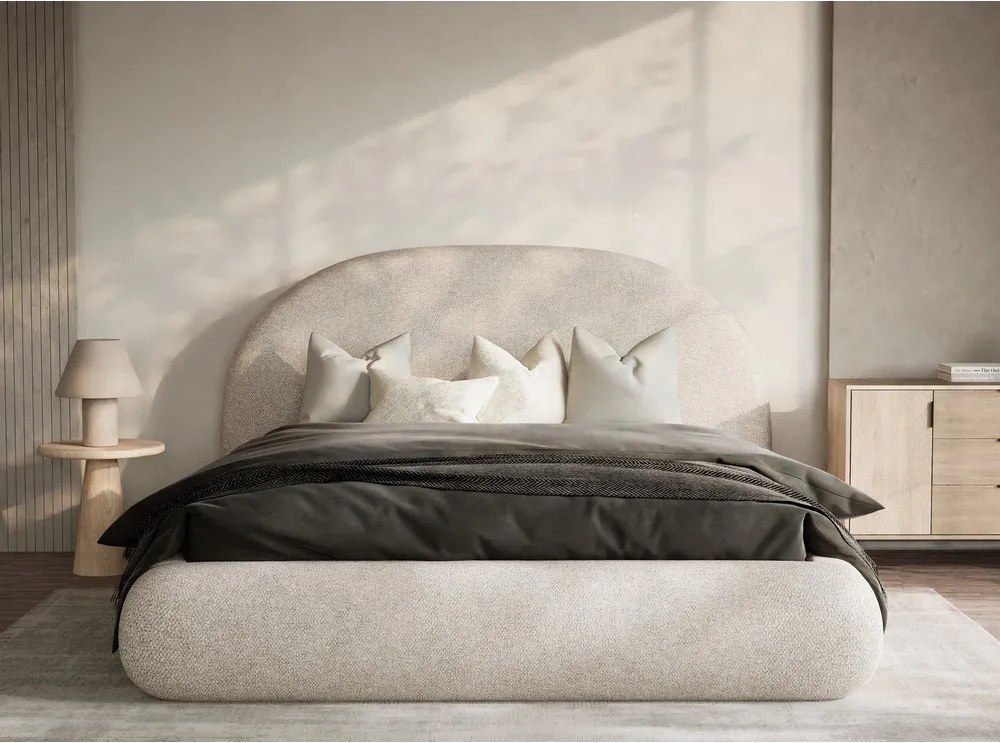 Krémovobiela čalúnená dvojlôžková posteľ s úložným priestorom s roštom 140x200 cm Maumere – Maison de Rêve