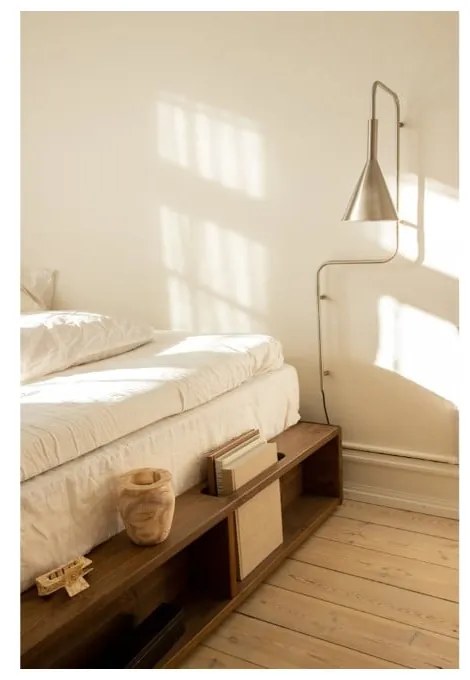 Hnedá dvojlôžková posteľ z borovicového dreva s roštom 180x200 cm Ziggy – Karup Design