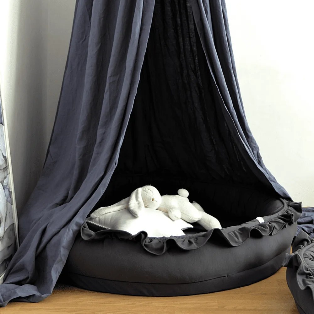 Hniezdo pre deti s volánom grafitová