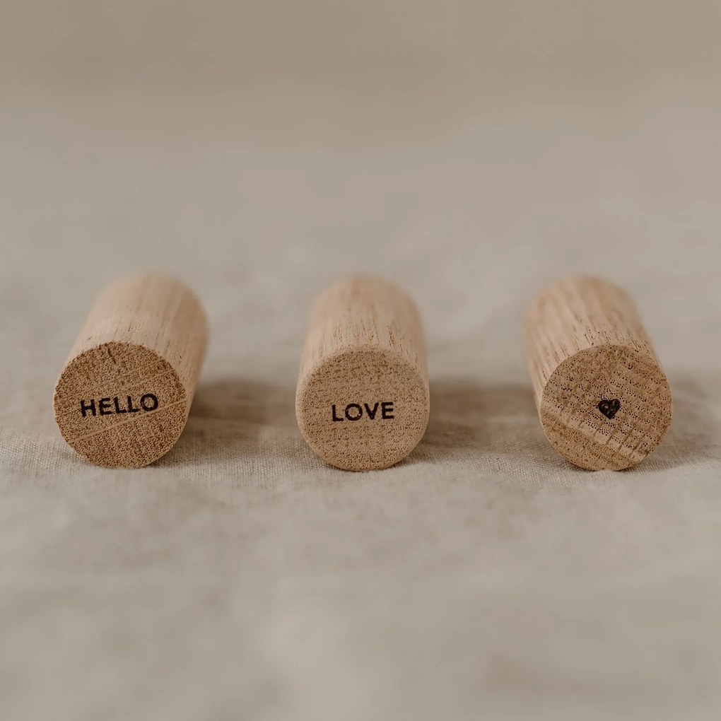 Eulenschnitt Drevené háčiky Oak Wood Hello Love – set 3 ks