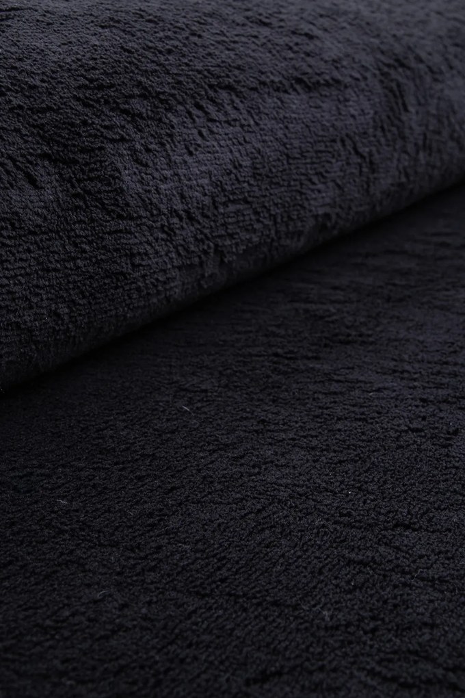 Koberec Plush BLACK rozmery koberec: 80x140 cm