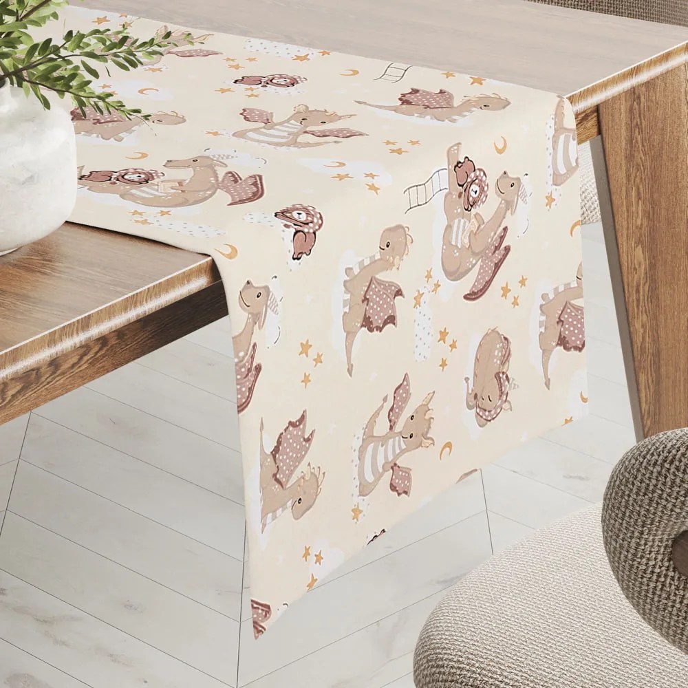 Biante Detský bavlnený behúň na stôl Sandra SA-467 Dráčikovia na žltobéžovom 35x140 cm
