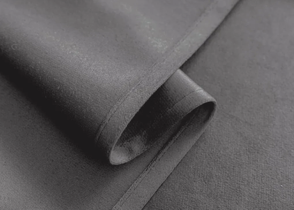 Zatemňovacie závesy VELVET svetlosivé 140x250 cm (2 ks), kovové krúžky