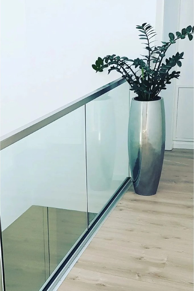 Exkluzívny kvetináč MAGNUM, sklolaminát, výška 80 cm, strieborná metalíza