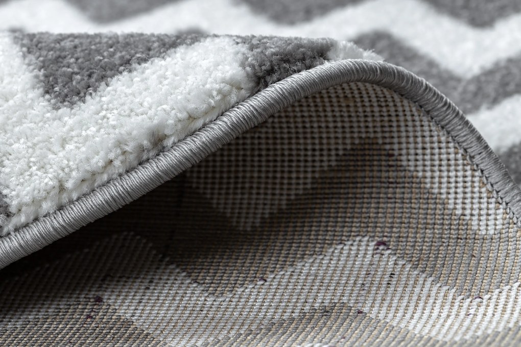 Okrúhly koberec SKETCH - F561 Cik - cak, sivo - biely