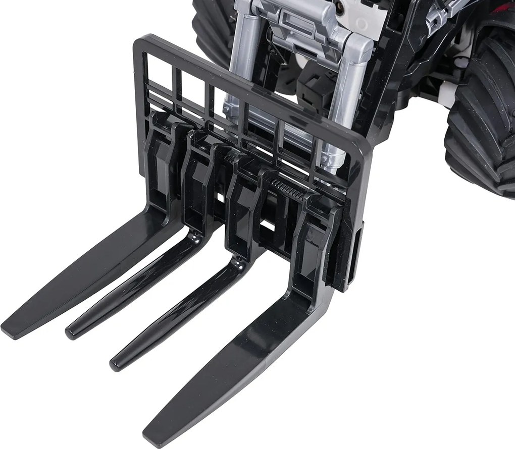 Ramiz Červený R/C traktor s turbínou