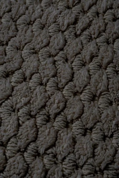 Kúpeľňový koberček Chevron sivý