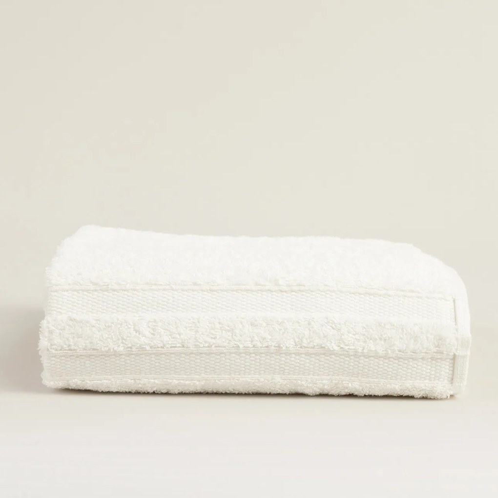 Uterák Essence 70x140 cm pure white