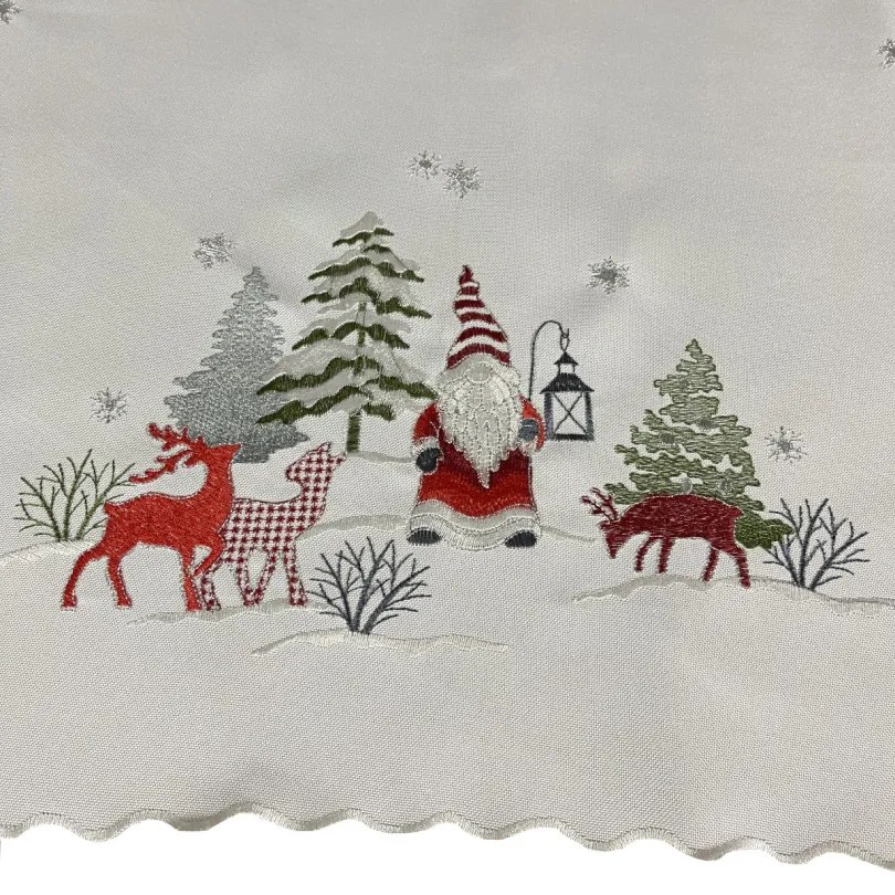 Biele prestieranie s výšivkou škriatka a sobov Šírka: 35 cm | Dĺžka: 50 cm