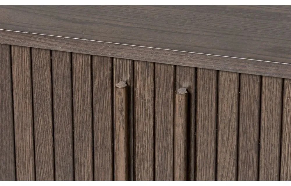 Hnedá komoda v dekore duba s posuvnými dverami 140x76x45 cm Meta – Unique Furniture