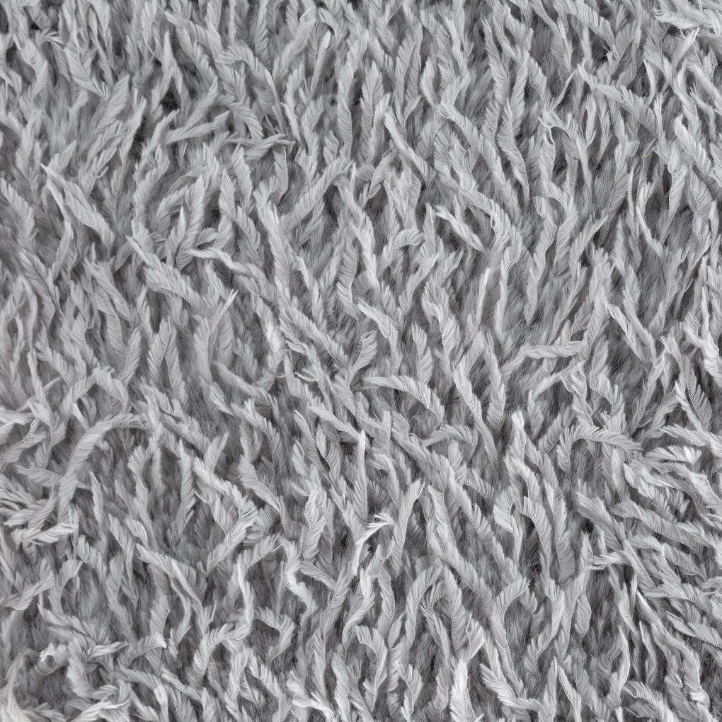 CHLPATÁ DEKA ADORE 130X170 CM STRIEBORNÁ