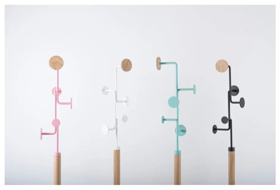 Stojací vešiak z masívneho dubového dreva s ružovým detailom Gazzda Hook