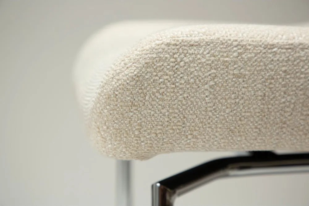 Krémovobiela čalúnená jedálenská stolička Glam – DAN-FORM Denmark