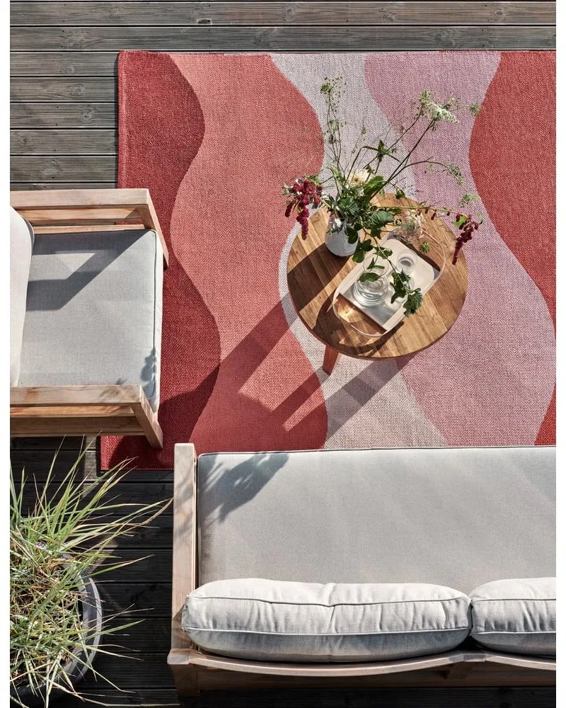 Červený vnútorný a vonkajší behúň 70x200 cm Urvi Fire – Pappelina