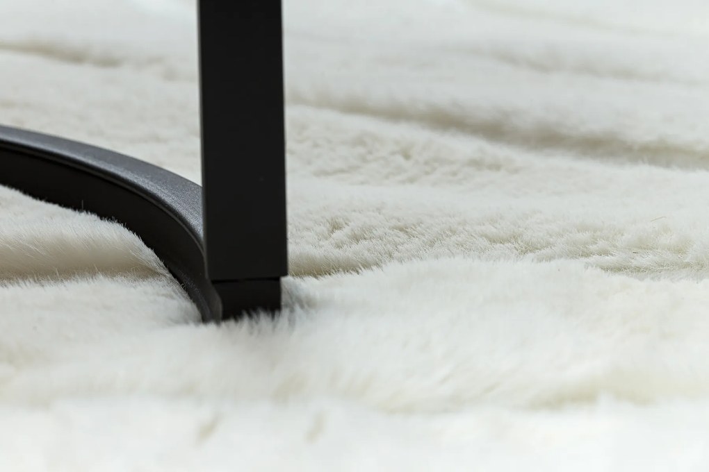 Koberec CURVY biely 11 Arches, prateľný