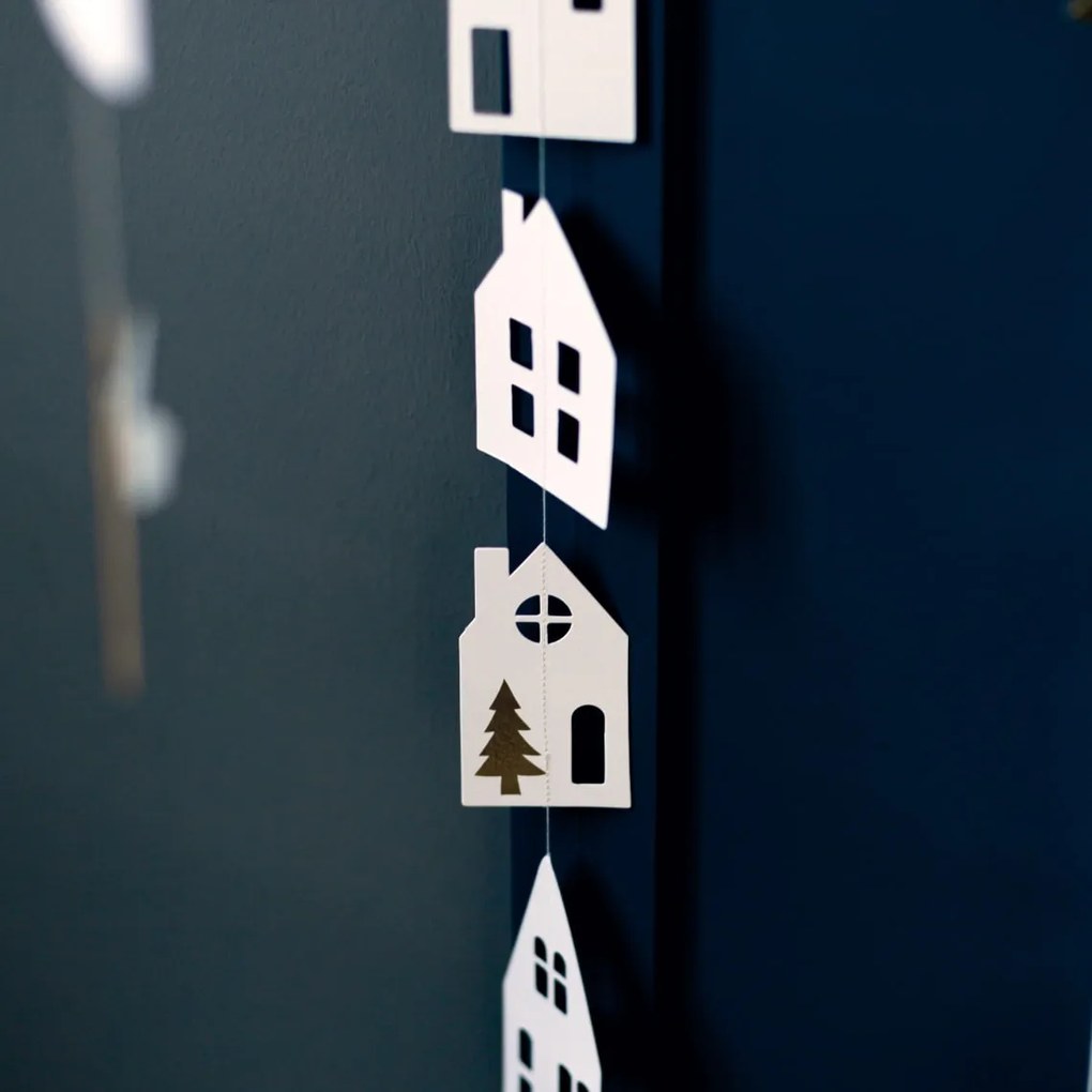räder Papierová girlanda Christmas Houses 83,5 cm