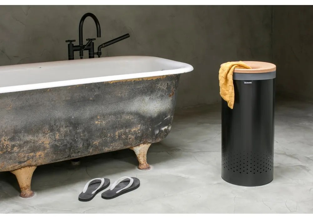 Matne čierny kovový kôš na bielizeň 35 l – Brabantia