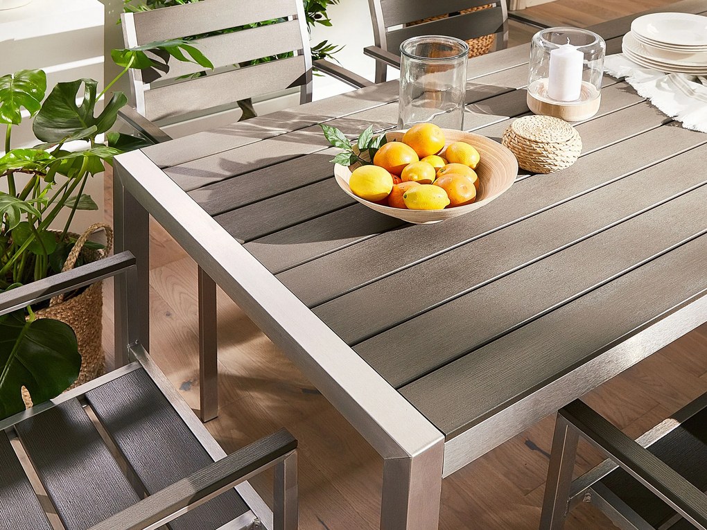 Sivá hliníková záhradná jedálenská súprava stola a stoličiek VERNIO Beliani
